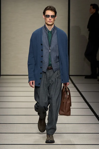 Look 12